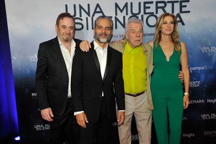 En fotos: Adrián Suar acompañó a Joaquín Furriel y al elenco de Una muerte silenciosa