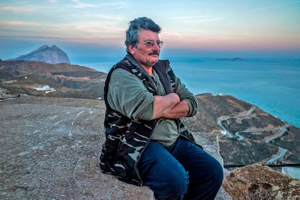 Andreas Nikolis tiene 62 años y está jubilado. Los habitantes de la isla sienten que el estado no les presta atención