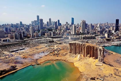 Así quedó la zona portuaria de Beirut tras la explosión