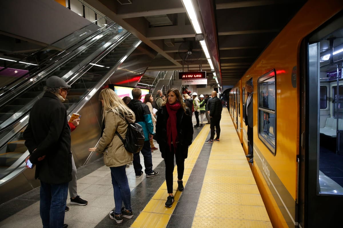 En fotos. Así son las nuevas estaciones del subte E