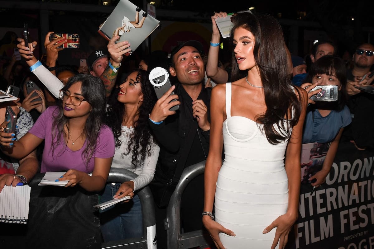 En fotos: del impactante homenaje de Kaia Geber a su madre, Cindy Crawford, al momento feliz de Ewan McGregor en Hollywood