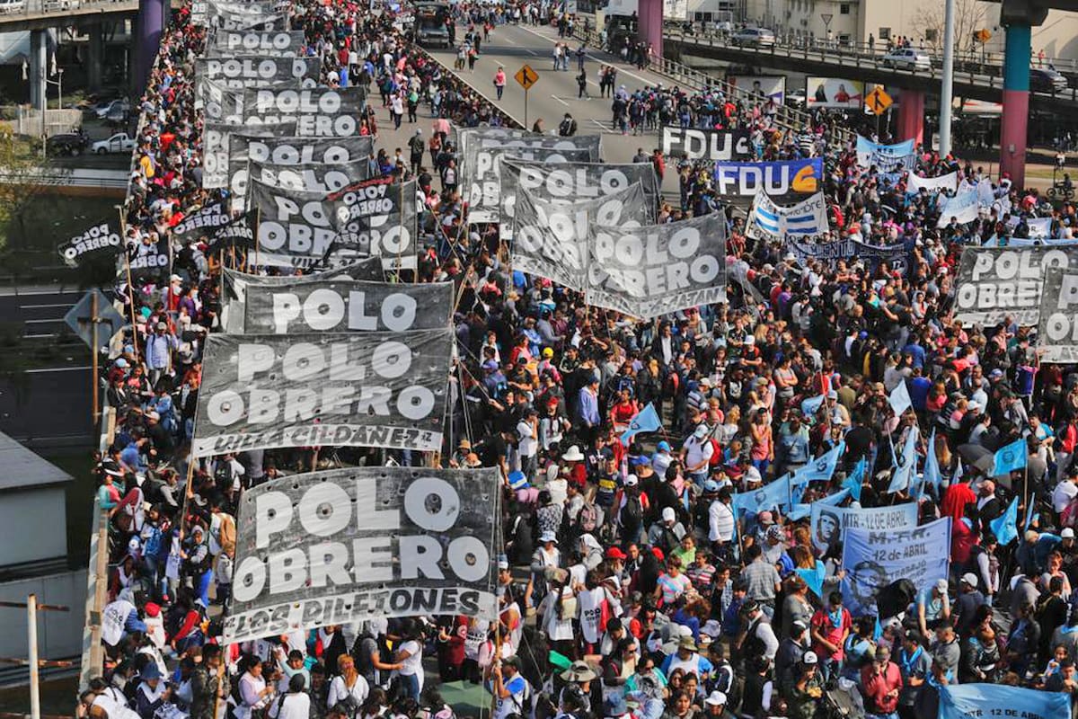En fotos: el centro porteño, cercado por marchas y cortes de tránsito