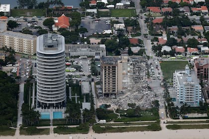 Así quedó el edificio que colapsó en Miami