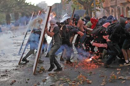 Los enfrentamientos en Santiago todavía no encuentran su punto final.