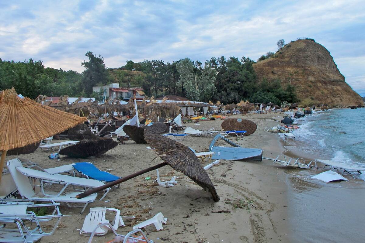 En fotos: una tormenta de viento y granizo causó la muerte de seis turistas en Grecia