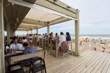 En gastronomía, se pueden encontrar precios razonables en Pinamar; los servicios de playa, más cuestionados