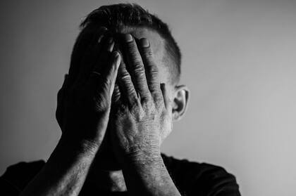 En general, las personas con trastorno de la personalidad narcisista pueden sentirse infelices y decepcionadas cuando no les hacen favores especiales o no reciben la admiración que creen merecer (Foto ilustrativa: PIXABAY)