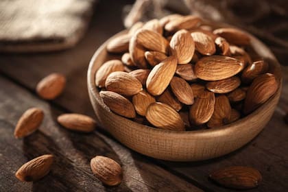 En general, los frutos secos aportar nutrientes favorables para la salud; las almendras son importantes aliadas del corazón