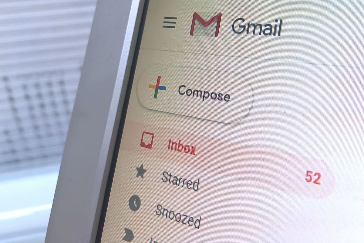 En Gmail, los usuarios pueden marcar spam los correos no deseados y bloquearlos
