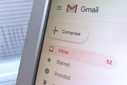En Gmail, los usuarios pueden marcar spam los correos no deseados y bloquearlos
