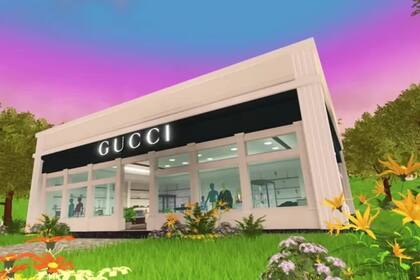 En Gucci Town en Roblox, los jugadores pueden comprar ropa para sus avatares usando la moneda del juego Robux