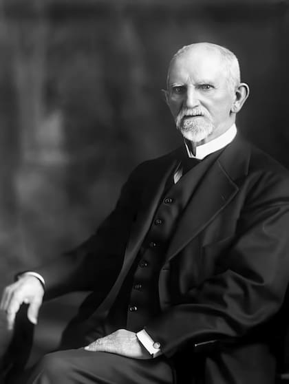 En Hidalgo, Frank Rule era conocido como "el rey de la plata" por su papel en el sector minero del estado.