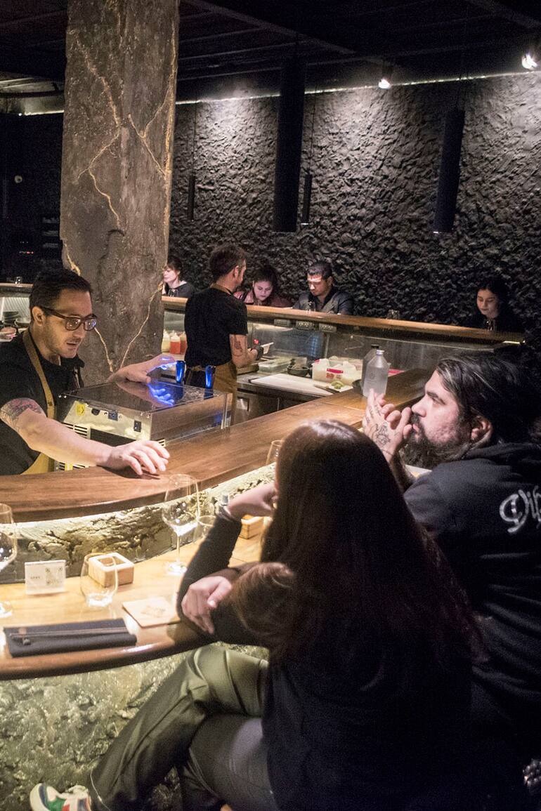 En Himitsu Kichi, la idea es modificar la relación entre itamae y comensal