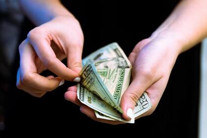 En Illinois se puede consultar si hay fondos pendientes de cobro (Archivo)