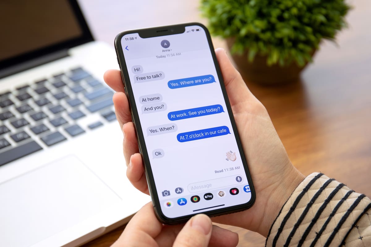 En iMessage, el mensajero de Apple, los mensajes enviados desde otra plataforma (Android o SMS) se marcan con color verde