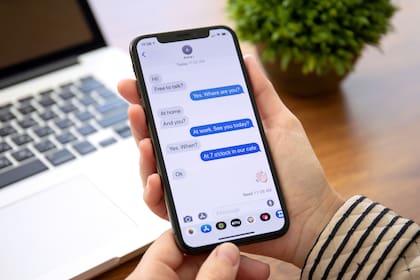 En iMessage, el mensajero de Apple, los mensajes enviados desde otra plataforma (Android o SMS) se marcan con color verde