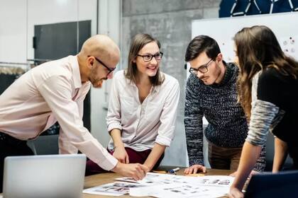 En Inglaterra la mayoría de las empresas que probaron con una semana laboral de cuatro horas no vieron caer sus niveles de productividad