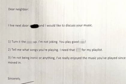 En Inglaterra, un hombre llamado Todd sorprendió a su vecino al hacerle un especial pedido respecto a la música que escucha
