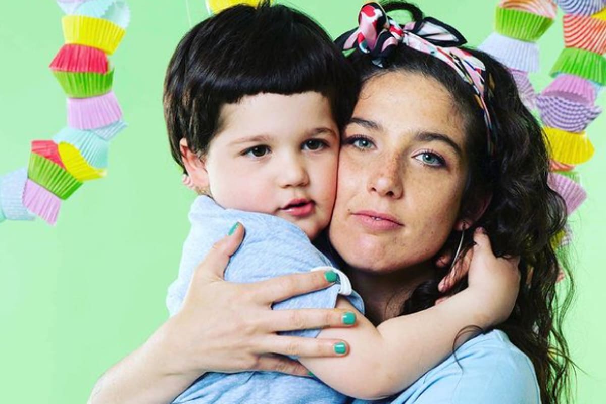 En Instagram, Juana Repetto dejó en evidencia a una seguidora que le mandó mensajes privados criticando la apariencia de la actriz y de su hijo, Toribio