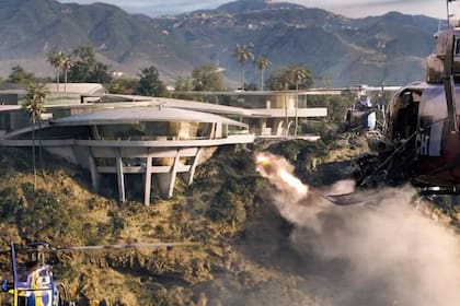 En Iron Man 3, la mansión de Anthony Stark es destruida por un ataque terrorista.