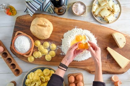 En Italia una propiesta para preparar fettuccine, ravioli y tiramisú