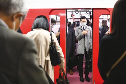 En Japón, el uso del barbijo es una costumbre para protegerse de la enfermedad y demostrar solidaridad