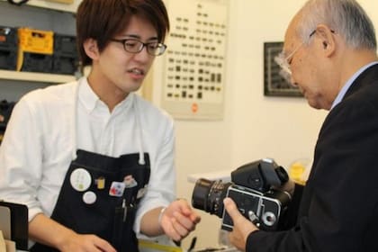 En Japón prosperan las tiendas de cámaras antiguas
