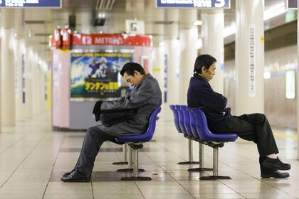 En Japón son comunes las jornadas laborales del día entero lo que ha llevado al concepto de Karoshi, que significa, literalmente, morir por exceso de trabajo