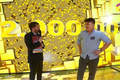 En julio de 2023, Santiago Simari ganó cinco veces Los 8 escalones y acumuló $15.000.000