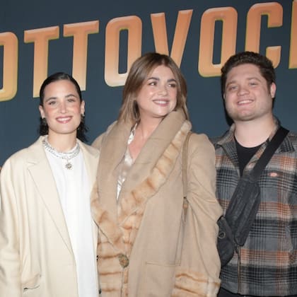 En junio, Araceli González y sus hijos Florencia y Tomás fueron a ver a Adrián Suar al teatro