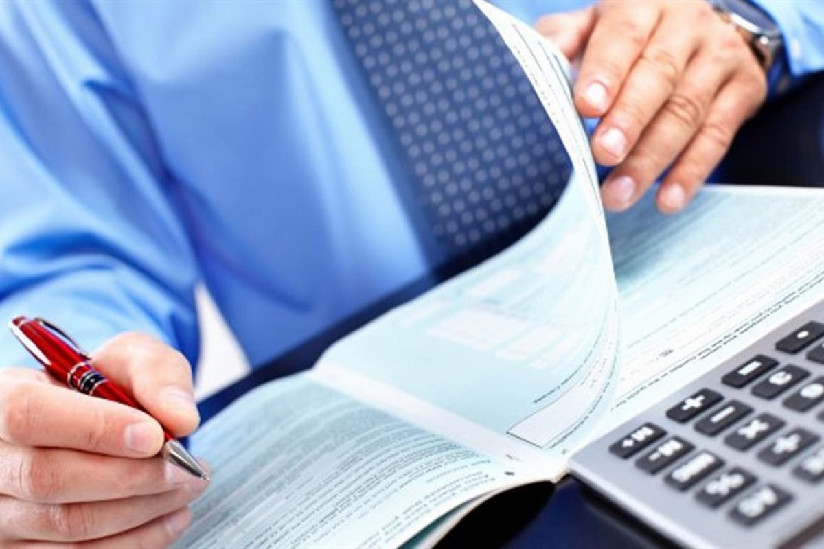 En junio, el stock bajó 2,5% en pesos y 2% en dólares en términos reales; por las altas tasas, se cancelan más obligaciones de las que se toman