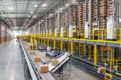 En junio pasado, la compañía puso en marcha un enorme centro de distribución en Ontario, California, como parte de los preparativos para la temporada de fin de año