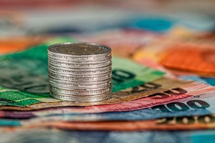 En junio y en diciembre se cobra el medio aguinaldo. Te brindamos un paso a paso para calcular cuánto tenés que pagarle a la empleada doméstica.