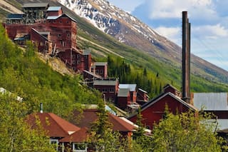 La ciudad minera de Alaska a la que llaman "pueblo fantasma": una mina abandonada y sucesos paranormales