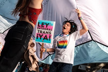 En la 31° Marcha del Orgullo en la ciudad de Buenos Aires se volvió a reclamar la sanción de leyes que garanticen los derechos de las personas trans