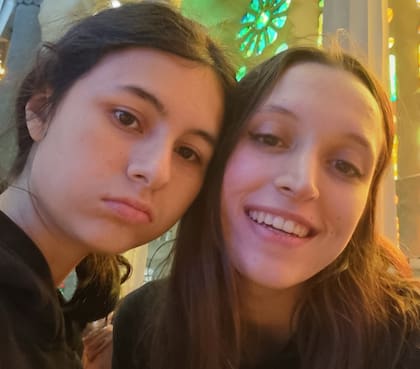 En la actualidad, Guadalupe y Julieta tienen 22 y 18 años, respectivamente, y más allá del paso del tiempo siguen siendo tan compinches como cuando eran niñas