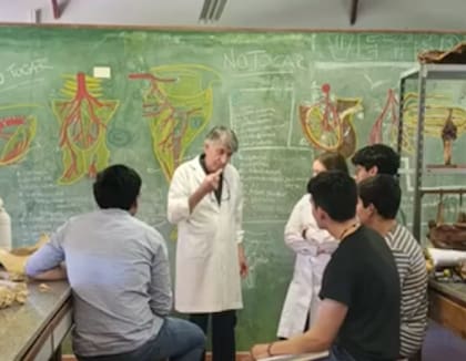 En la actualidad incluye laboratorios, una biblioteca y espacios dedicados a la producción agrícola y ganadera
