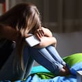 Un profesor de música drogó y violó a una chica de 13 años y a otra mujer, las filmó y les mandó los videos por WhatsApp