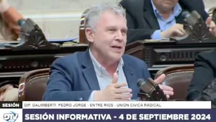 "En la Argentina, con la vacunación antiaftosa terminamos siendo más papistas que el Papa. Estamos exigiendo cuestiones sanitarias que en muchos lugares del mundo no están exigiendo. Además, lo que está pasando es que los países limítrofes están avanzando rápidamente en un proceso hacia la no vacunación”, dijo el legislador entrerriano