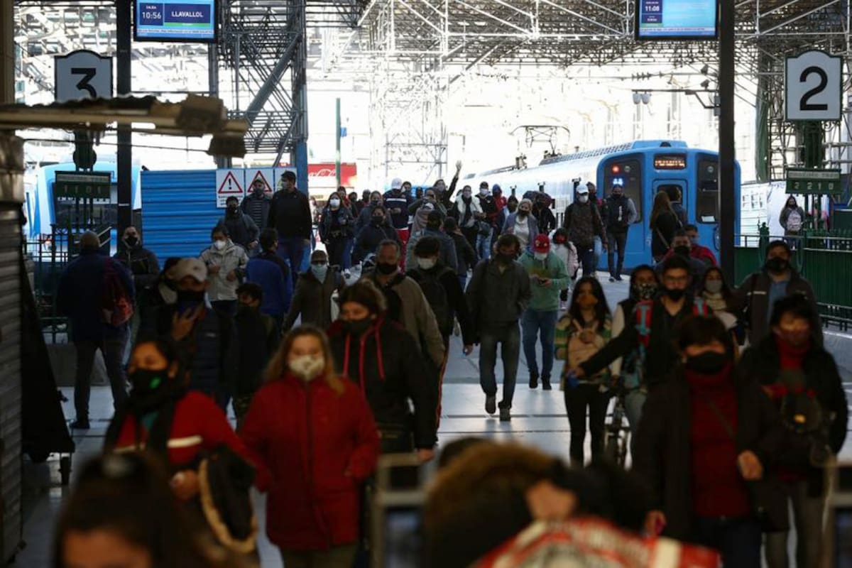 En la Argentina, hoy apenas el 17,07% de la población general tiene dos dosis