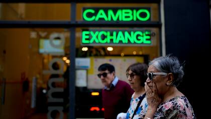 En la Argentina se puede comprar dólares de diferentes maneras