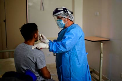 En la Argentina ya son más de 1.200.000 personas las que contrajeron coronavirus Covid-19.