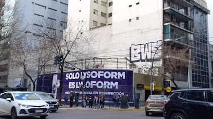 En la Avenida Santa Fe 2489/97/99 , Recoleta, hay un terreno de 395,60m2, que se subastará por US$1.679.000,00