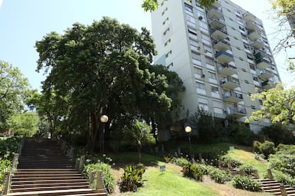 En la barranca de Arias y O Higgins se construyó uno de los complejos de edificios más grandes del barrio