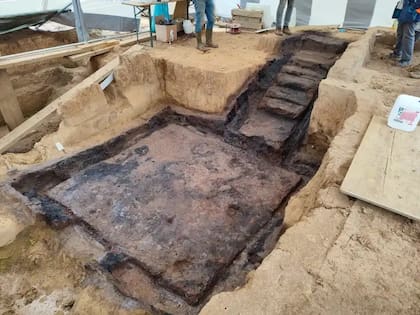 En la bodega se hallaron utensilios de metal y una jarra de cristal