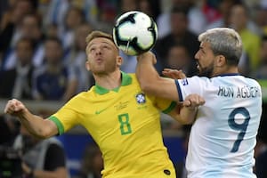 En la cabeza de Agüero estuvo una de las posibilidades de gol para la Argentina