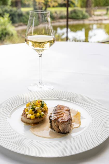 En La Cabro d’Or los platos reflejan lo mejor de la gastronomía provenzal.