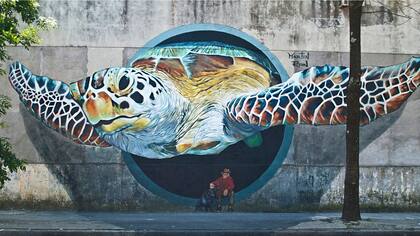 ''En la calle las imágenes tienen que ser fuertes, para competir con la contaminación visual'', dice