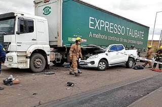Una familia viajaba por la ruta 14 y chocó contra un camión: dos muertos