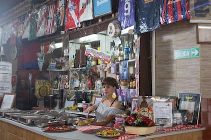 En la cantina Chichilo, en La Paternal, empieza el tour sobre Maradona.